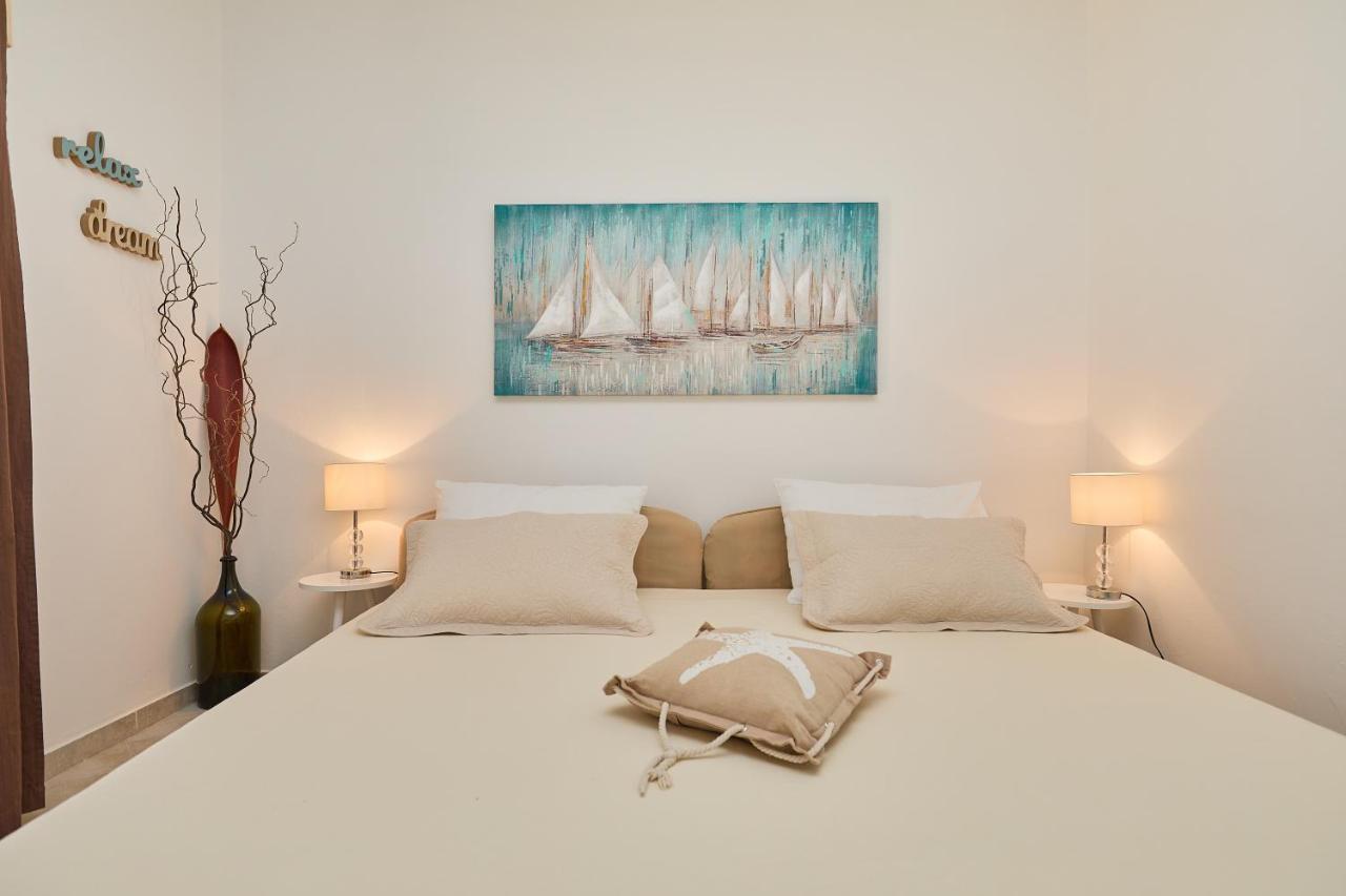 Studio Dolores-Apartment By The Sea Maranovići Eksteriør billede