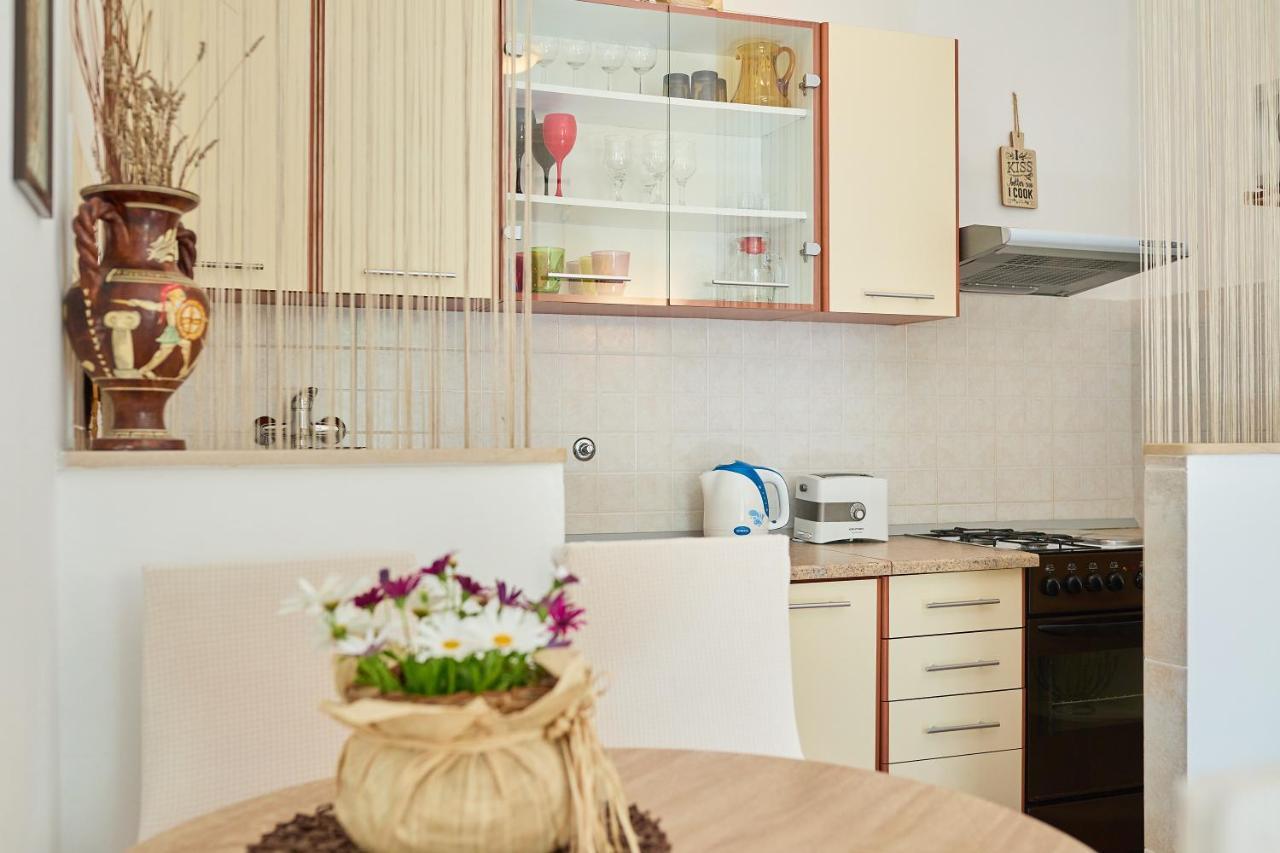 Studio Dolores-Apartment By The Sea Maranovići Eksteriør billede